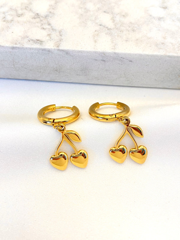 Huggie Cereza Corazon Acero