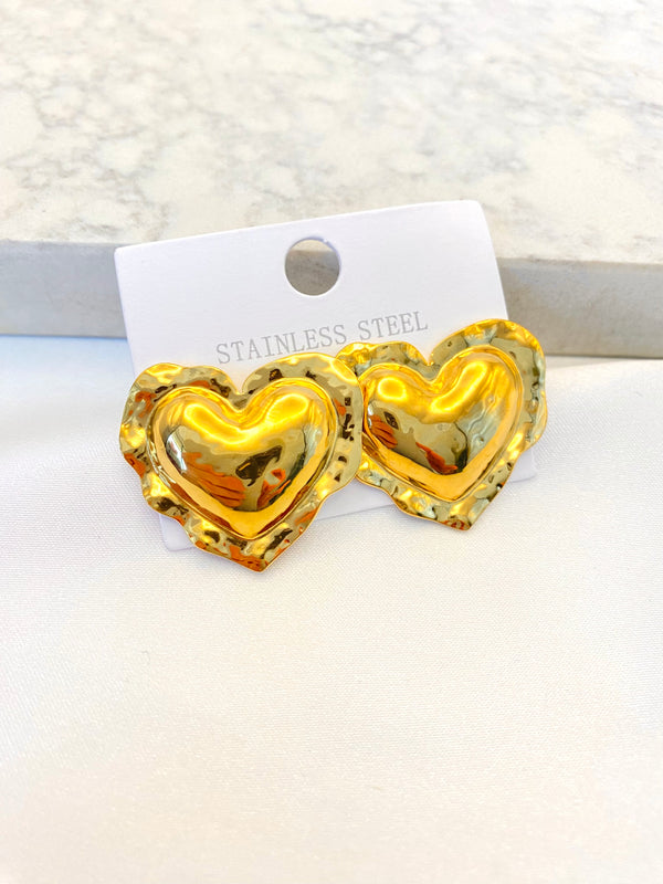 Arete Corazon Martillado Dorado Acero