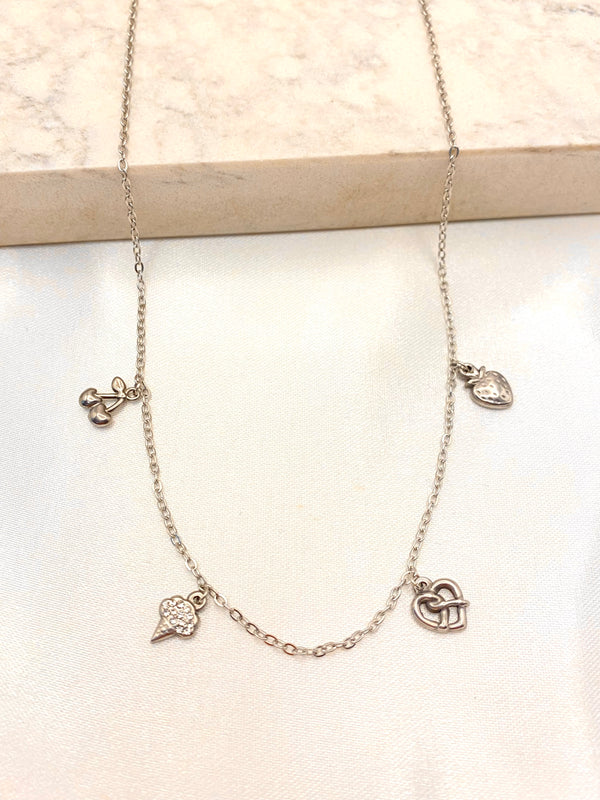 Collar Desserts Plateado Acero