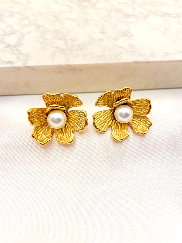 Arete Flor Textura Perla Acero
